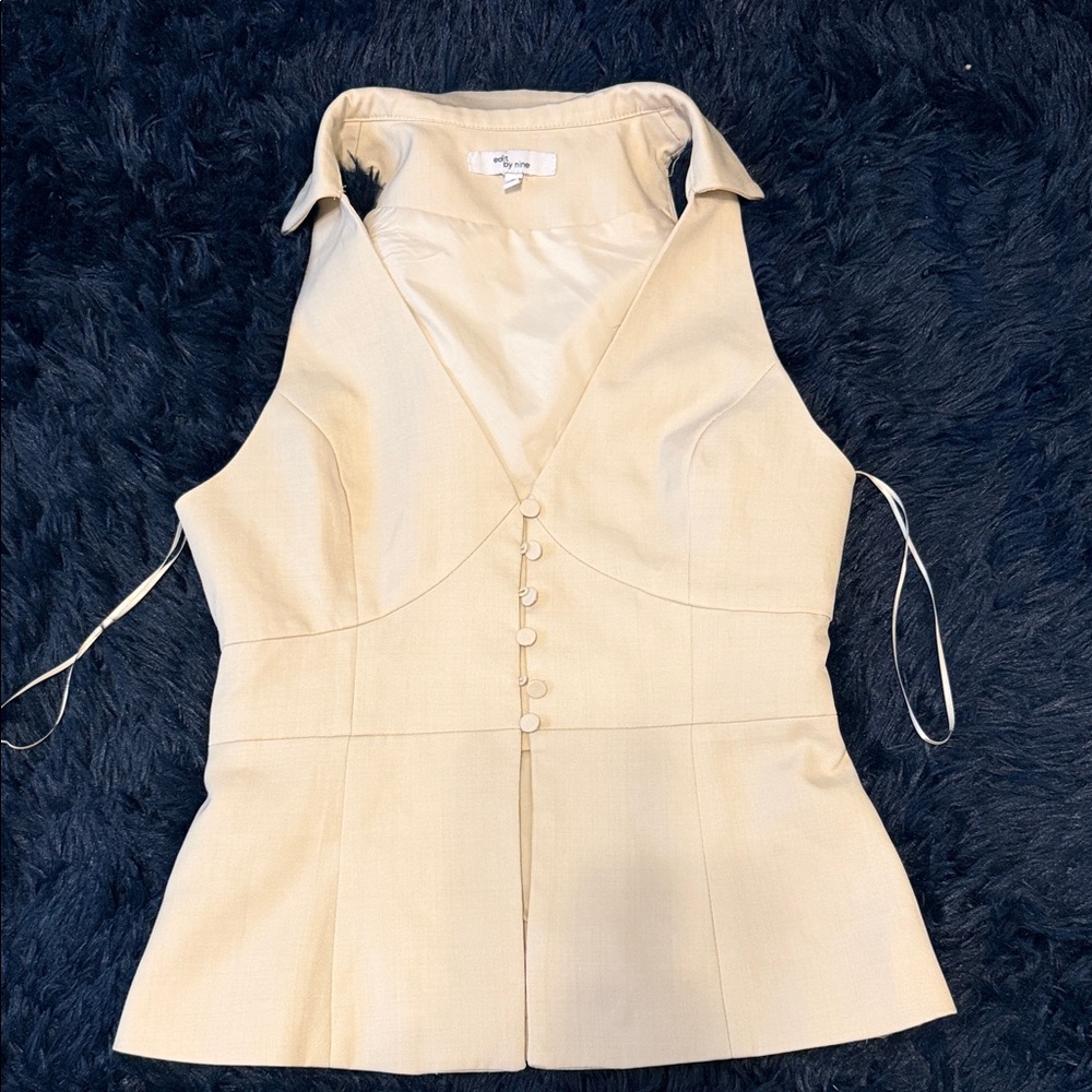 Chic Beige Sleeveless Blouse